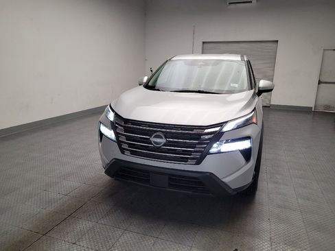 Used 2025 Nissan Rogue SV AWD/4WD image 15