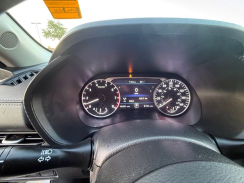 Certified 2022 Nissan Sentra SV w/ Trunk Package FWD image 11