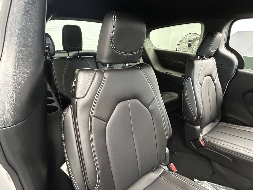 New 2026 Chrysler Voyager LX FWD image 33