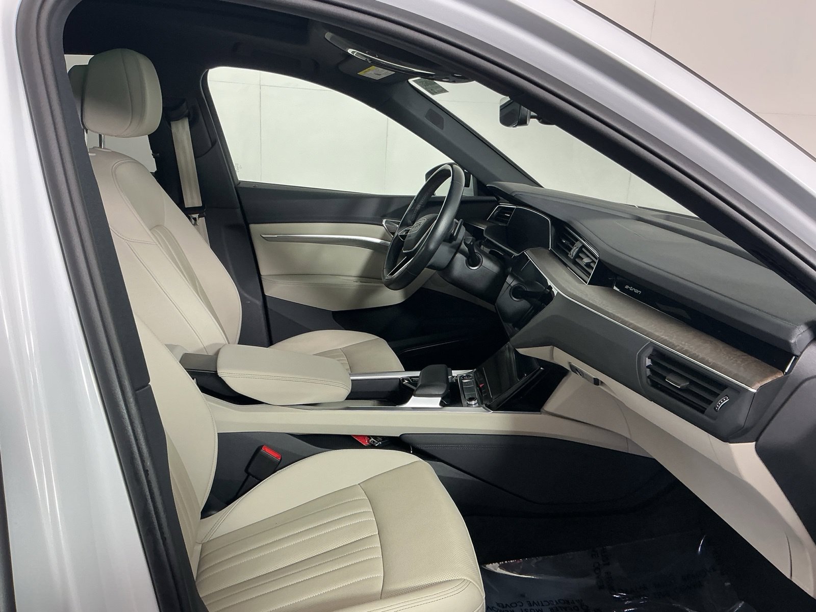 Used 2024 Audi Q8 e-tron Premium Plus w/ Premium Plus Package AWD/4WD image 20