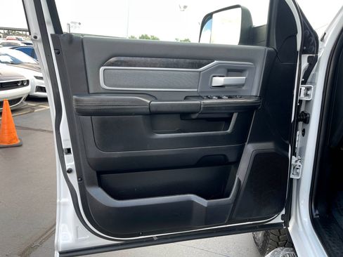 Used 2020 RAM 2500 Big Horn AWD/4WD image 11