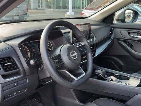 Used 2024 Nissan Rogue SV FWD image 16
