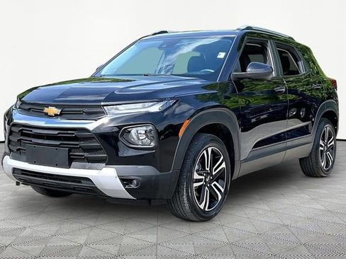 Used 2023 Chevrolet TrailBlazer LT w/ Convenience Package AWD/4WD image 3