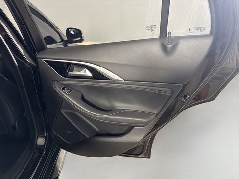 Used 2017 INFINITI QX30 Sport FWD image 27