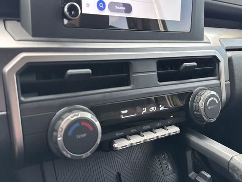 Used 2025 Toyota 4Runner SR5 AWD/4WD image 19