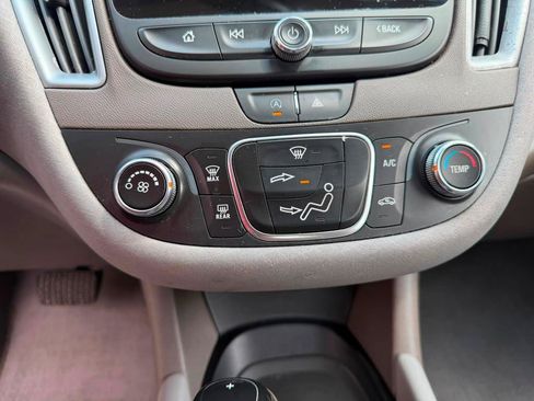 Used 2020 Chevrolet Malibu LS FWD image 31