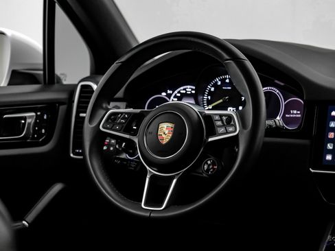 Used 2023 Porsche Cayenne image 49