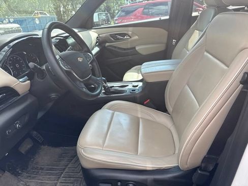 Used 2023 Chevrolet Traverse Premier AWD/4WD image 18