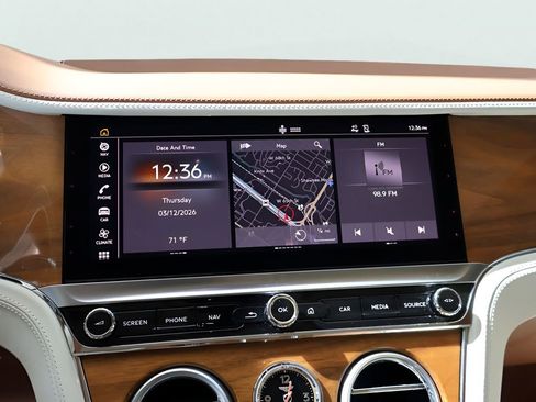 Used 2024 Bentley Continental GT image 24