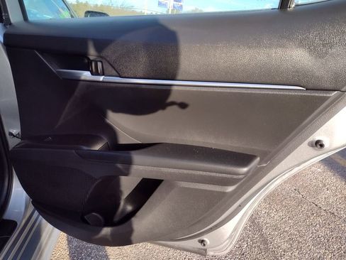 Used 2024 Toyota Camry SE image 21