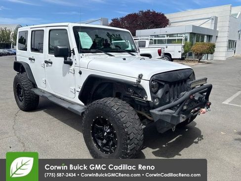 Used 2016 Jeep Wrangler Unlimited Sahara w/ Connectivity Group AWD/4WD image 8