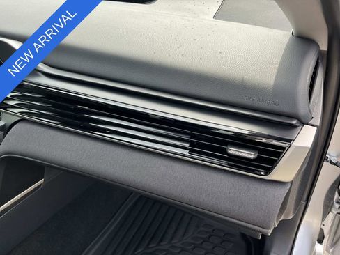 Used 2025 Toyota Camry LE w/ Convenience Package image 22