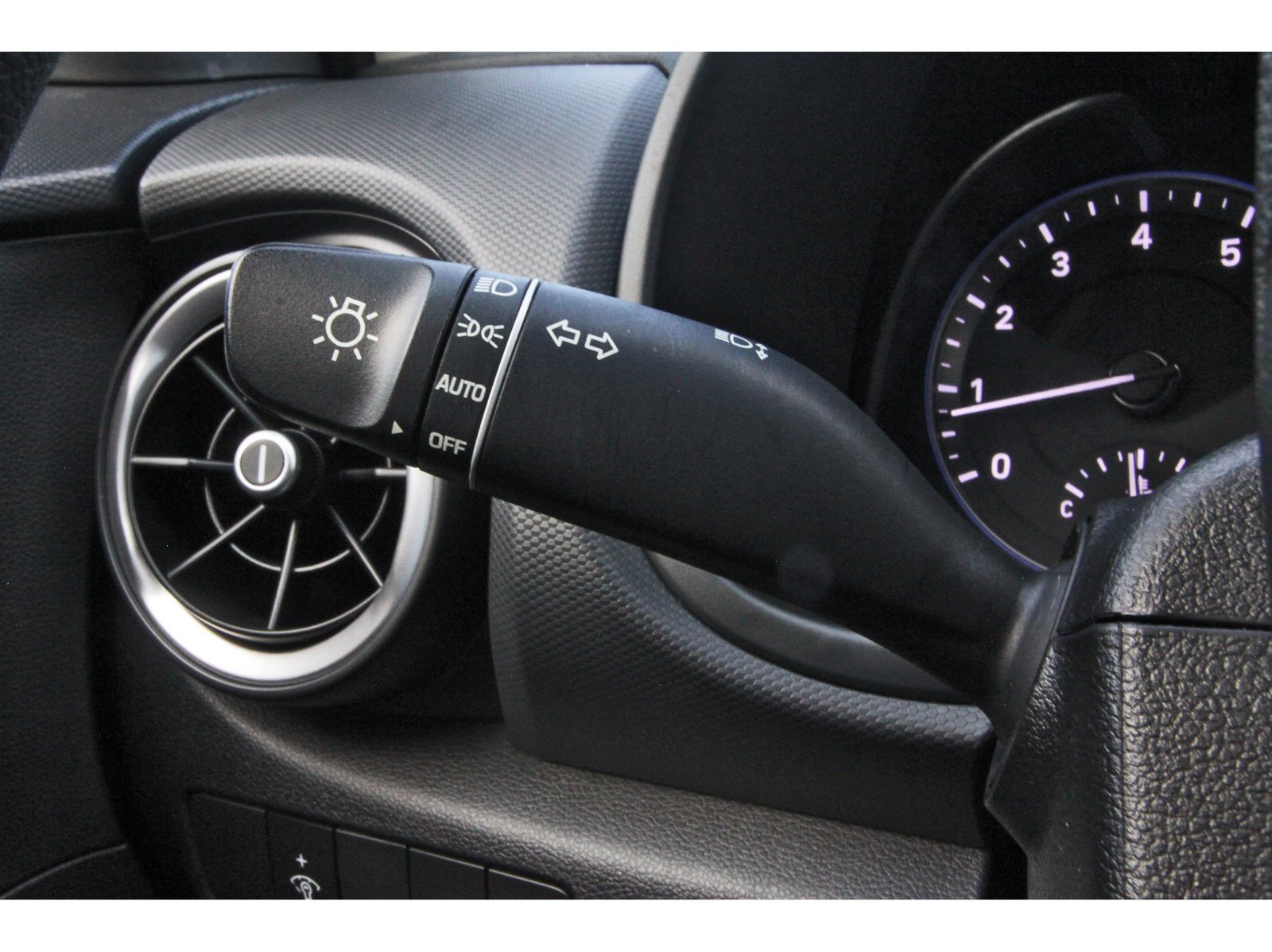 Used 2023 Hyundai Kona SEL w/ Cargo Package FWD image 21