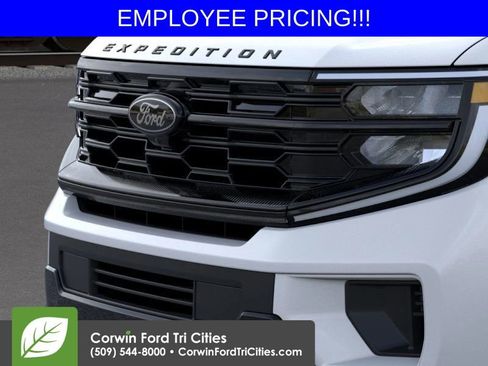 New 2025 Ford Expedition Max Platinum w/ Stealth Performance Package AWD/4WD image 17