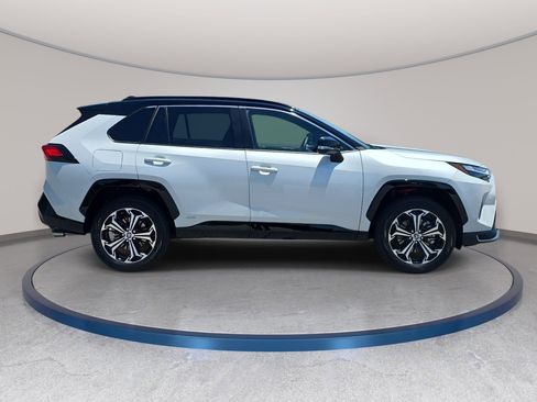 Used 2025 Toyota RAV4 XSE w/ Premium Package AWD/4WD image 4