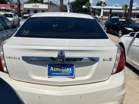 Used 2009 Lincoln MKS image 3