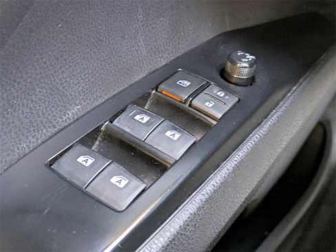 Used 2019 Toyota Camry SE image 20