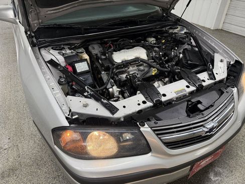 Used 2003 Chevrolet Impala Sedan w/ Preferred Equipment Group FWD image 42