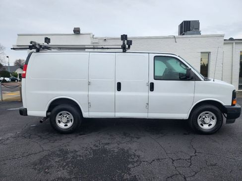 Used 2017 Chevrolet Express 2500 image 6