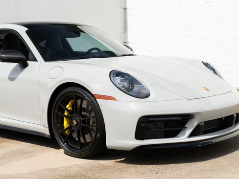 Used 2022 Porsche 911 Carrera GTS RWD image 16