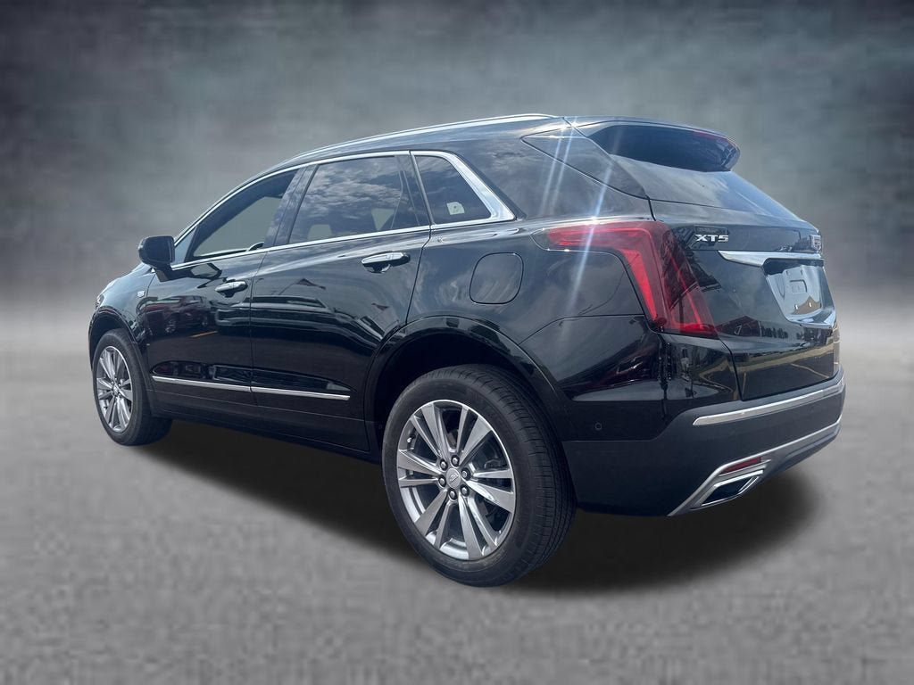 Certified 2024 Cadillac XT5 Premium Luxury w/ Technology Package FWD image 5
