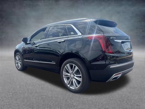 Certified 2024 Cadillac XT5 Premium Luxury w/ Technology Package FWD image 5