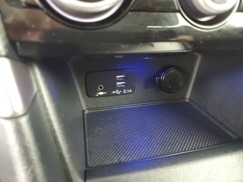 Used 2023 Subaru Forester Premium AWD/4WD image 19