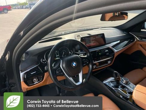 Used 2019 BMW 530e xDrive w/ Convenience Package image 11