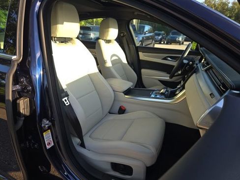 Used 2024 Jaguar XF R-Dynamic SE RWD image 12