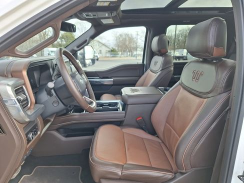 Used 2025 Ford F350 King Ranch w/ Chrome Package image 4