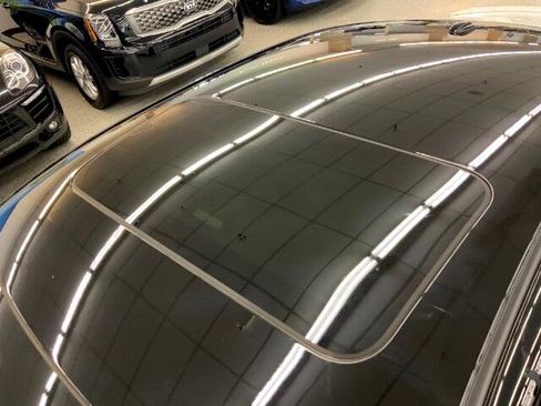 Used 2022 Nissan Sentra SR w/ SR Premium Package image 8