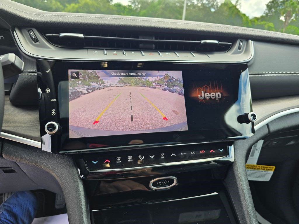 New 2027 Jeep Grand Cherokee Altitude RWD image 23