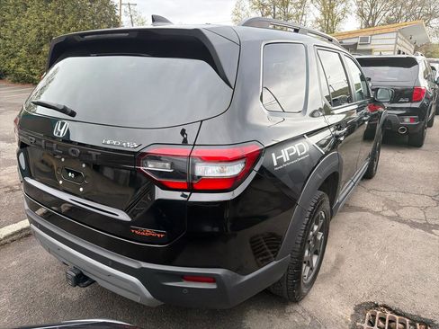 Used 2024 Honda Pilot TrailSport image 6