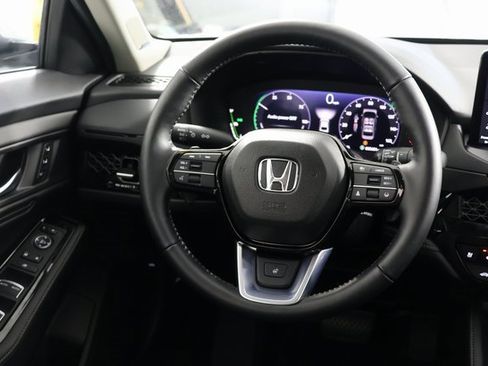Used 2025 Honda Accord Touring image 10