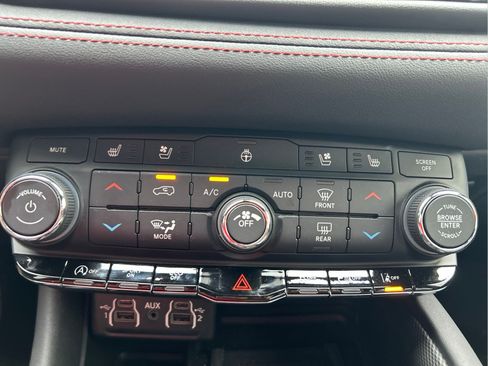 Used 2023 Dodge Durango GT AWD/4WD image 31