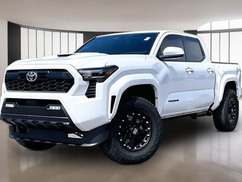 Used 2025 Toyota Tacoma TRD Sport AWD/4WD image 1