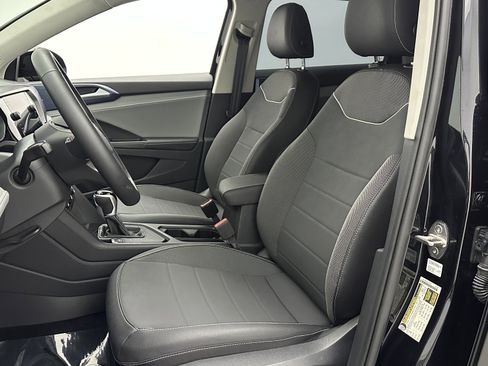 Used 2024 Volkswagen Taos SE image 24