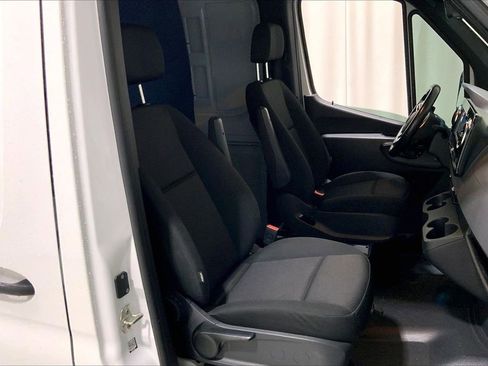 Used 2023 Mercedes-Benz Sprinter 2500 image 16