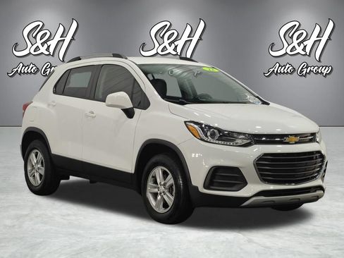 Used 2022 Chevrolet Trax LT w/ Driver Confidence Package AWD/4WD image 2