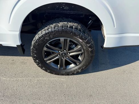 Used 2021 Ford F150 XLT image 12