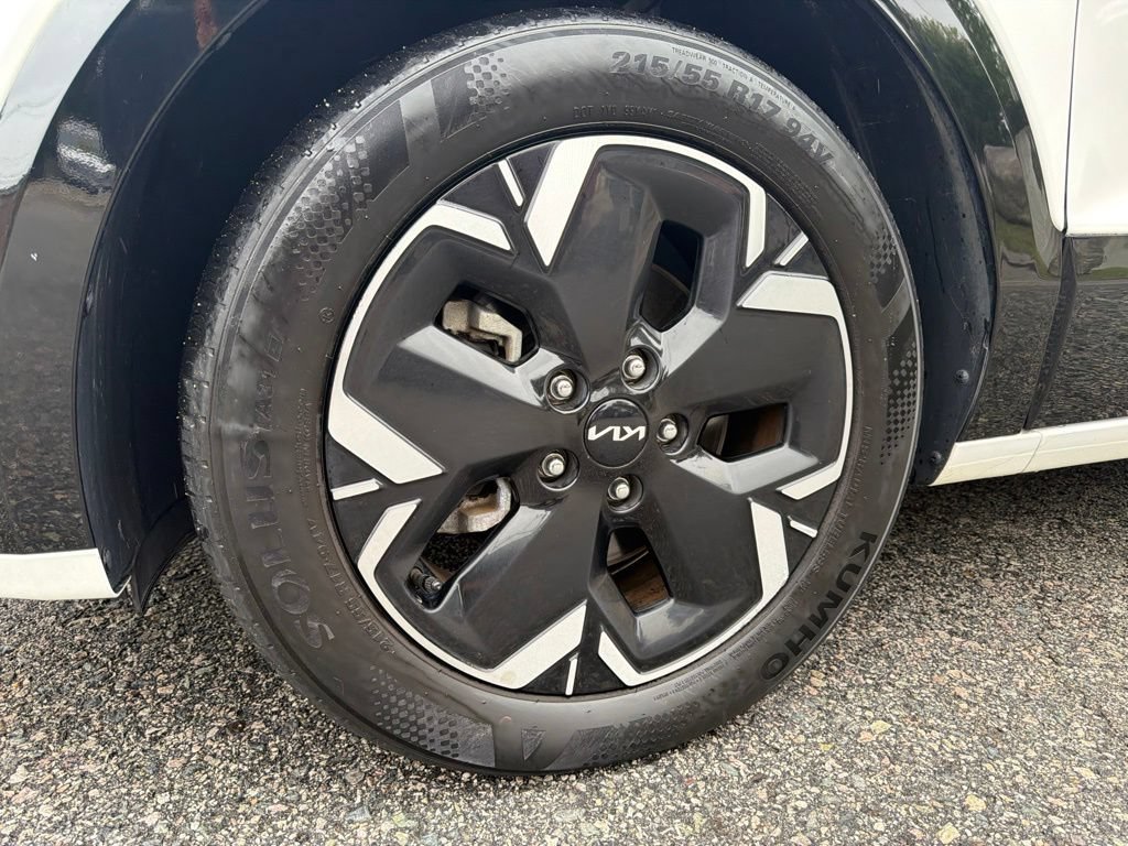 Certified 2023 Kia Niro Wave FWD image 11