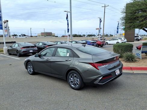New 2026 Hyundai Elantra Blue image 3