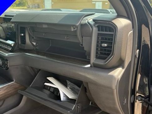 Used 2025 Chevrolet Silverado 1500 LT Trail Boss w/ Convenience Package II AWD/4WD image 33