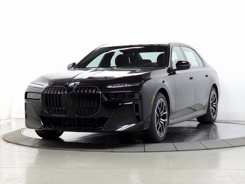 New 2026 BMW 740i xDrive image 3