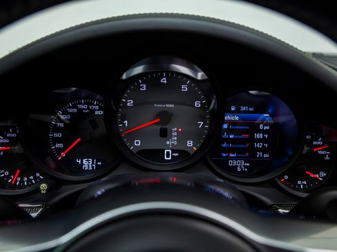 Used 2019 Porsche 911 Carrera 4S image 18