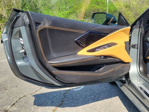 Used 2024 Chevrolet Corvette Stingray Premium Conv w/ Stealth Interior Trim Package RWD image 15