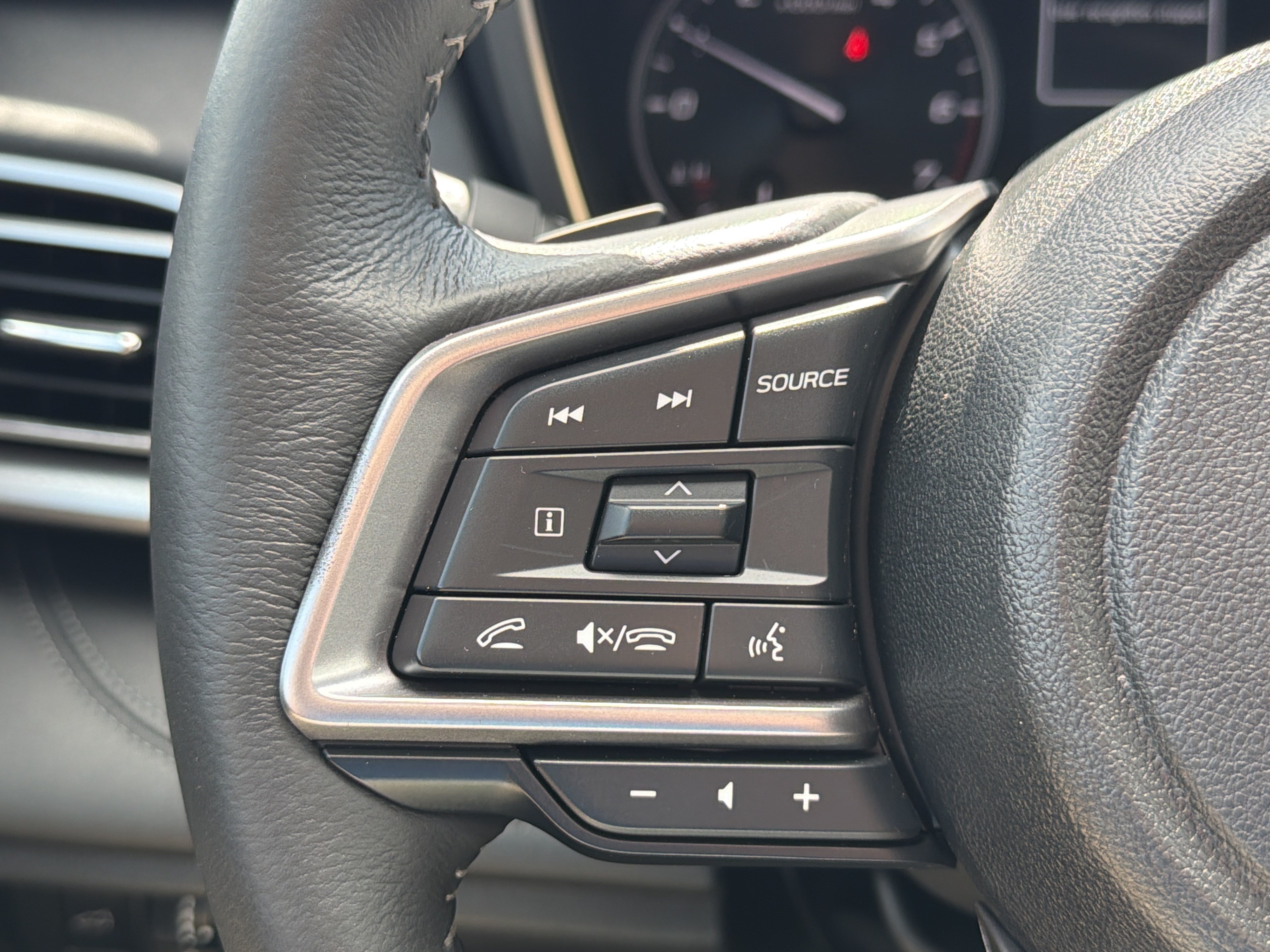 Used 2024 Subaru Outback Limited AWD/4WD image 18