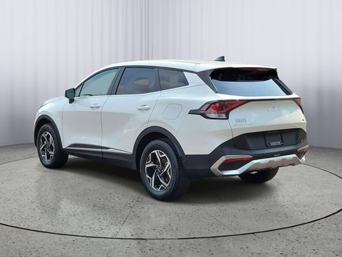 Certified 2025 Kia Sportage LX AWD/4WD image 4