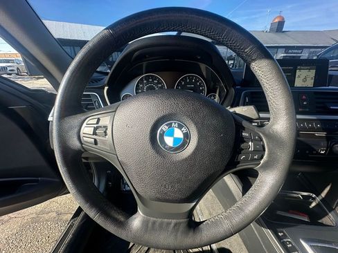 Used 2018 BMW 320i xDrive 320i xDrive image 18