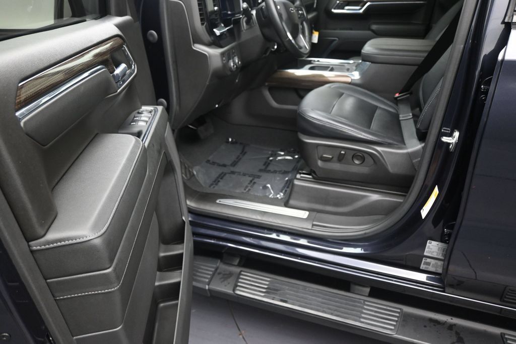 Used 2023 Chevrolet Silverado 1500 RST RWD image 11